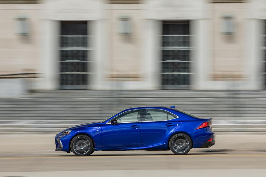  Lexus IS350 AWD F-Sport 2016 года  (NA) (фото 21 из 40)